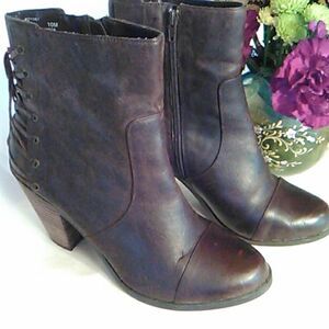 Adam Tucker Me Too Heeled Boots